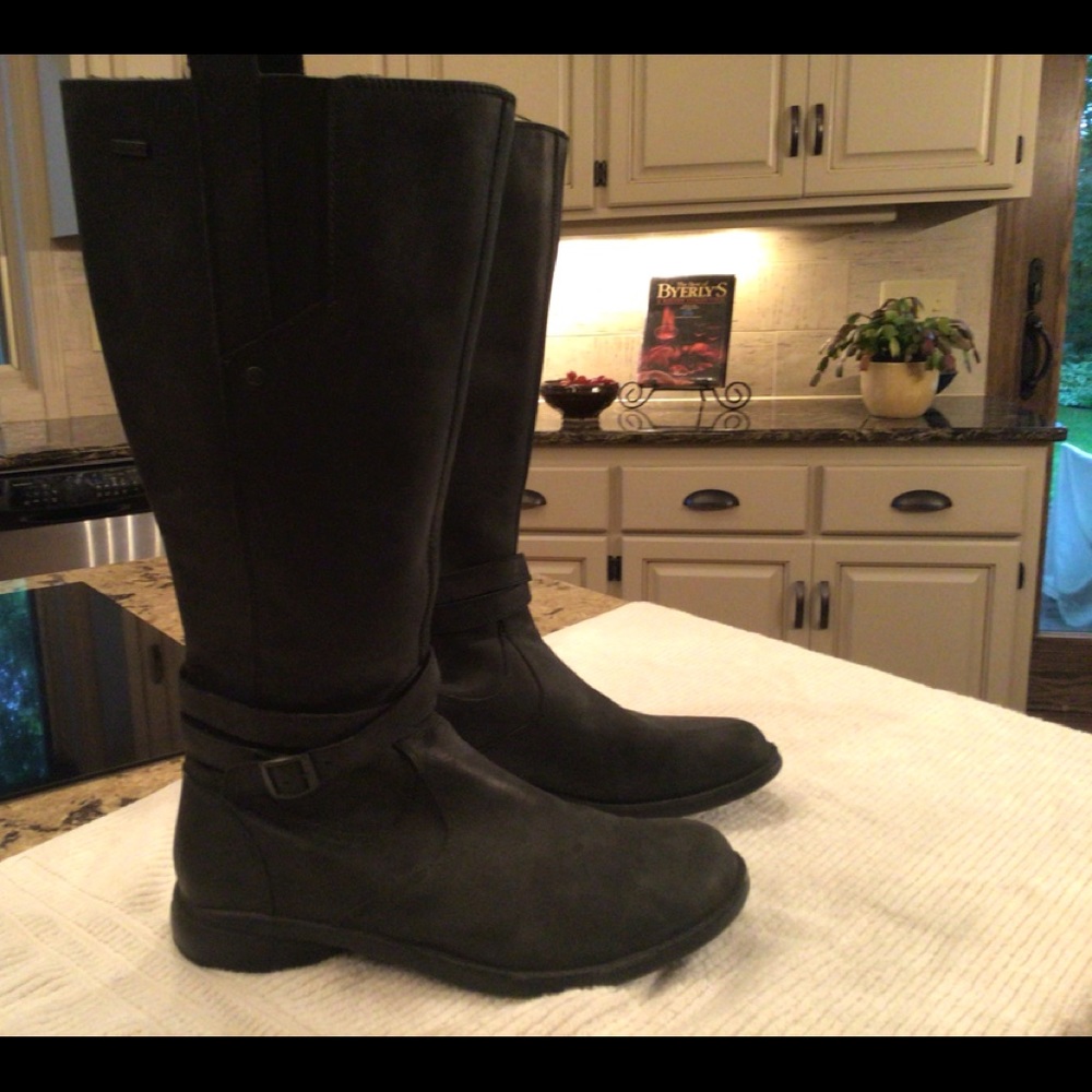 Merrill Women’s boots